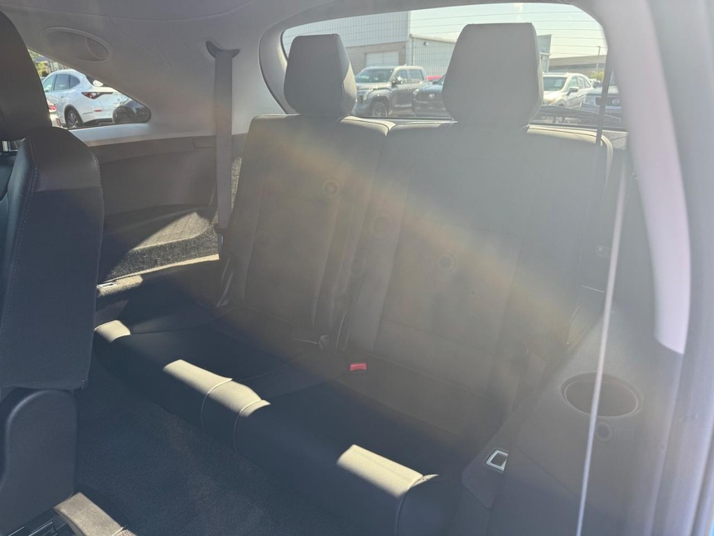 Acura MDX Vehicle Full-screen Gallery Image 10