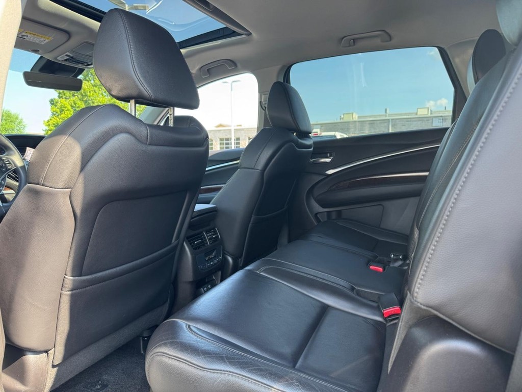 Acura MDX Vehicle Full-screen Gallery Image 11