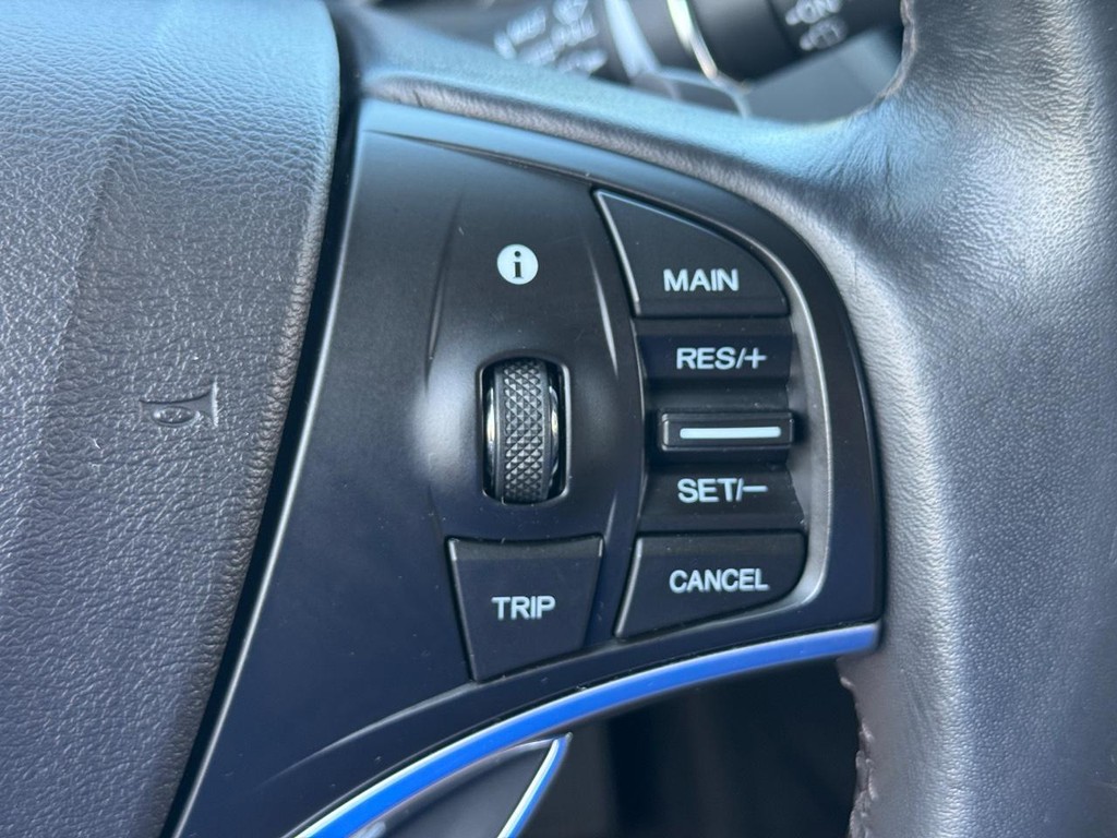 Acura MDX Vehicle Full-screen Gallery Image 20