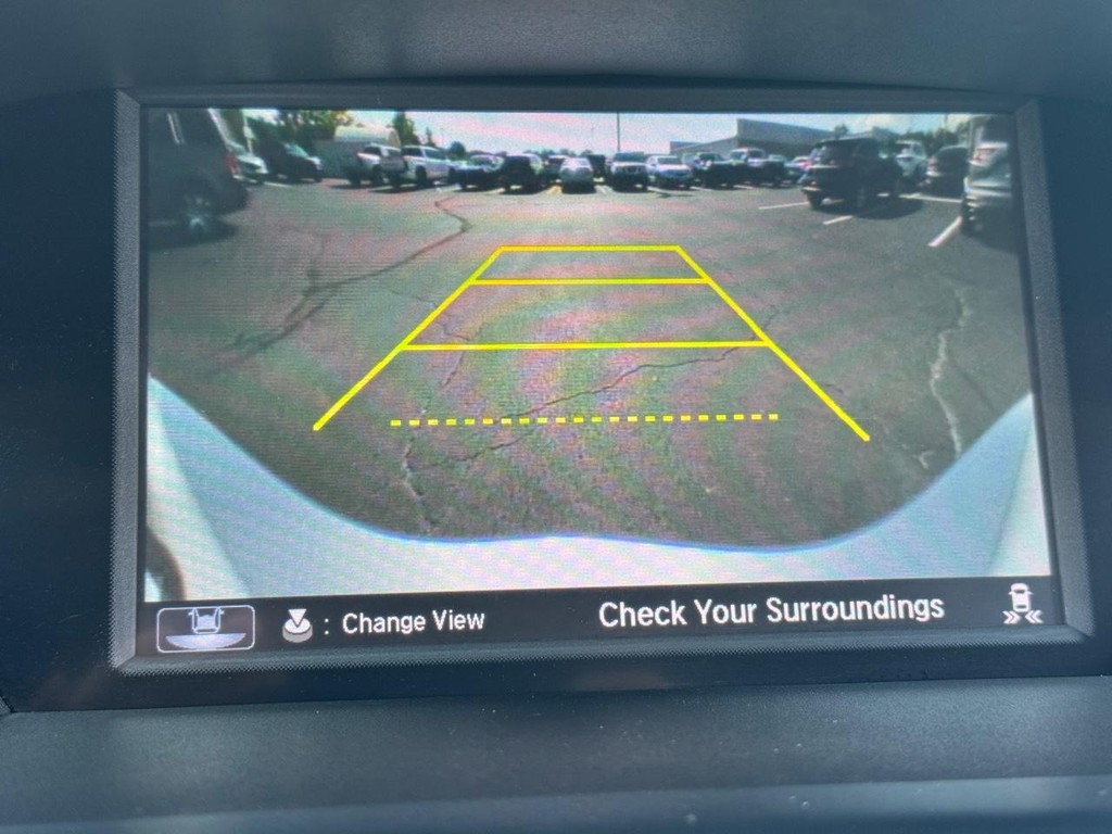 Acura MDX Vehicle Full-screen Gallery Image 24