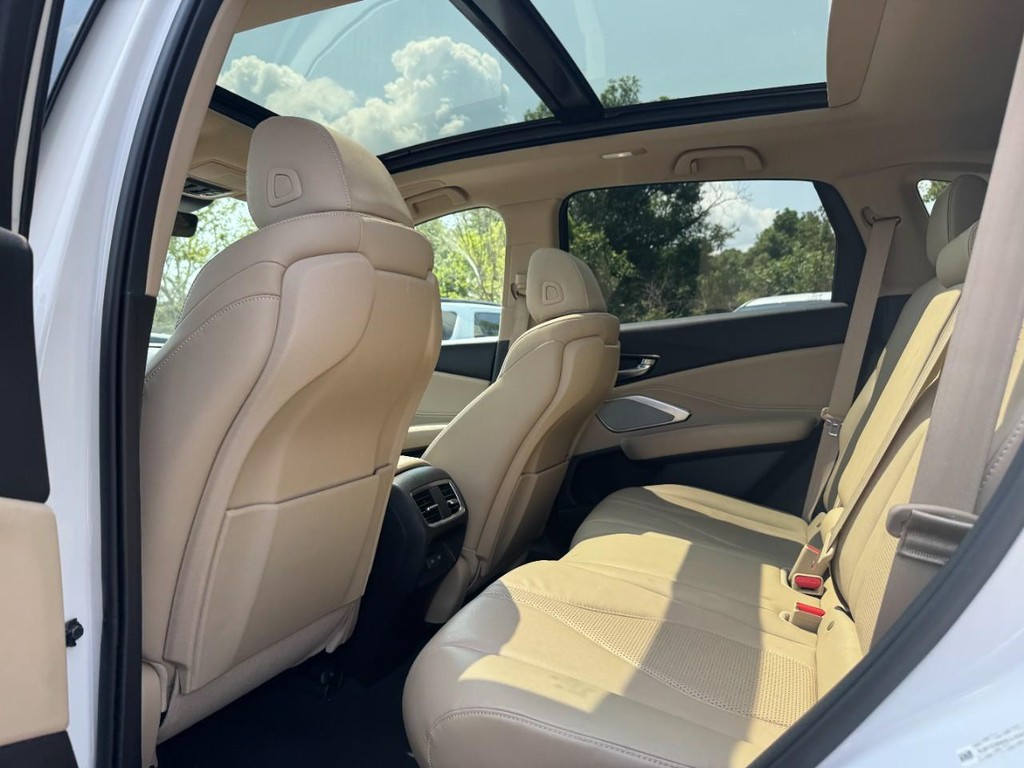 Acura RDX Vehicle Full-screen Gallery Image 10