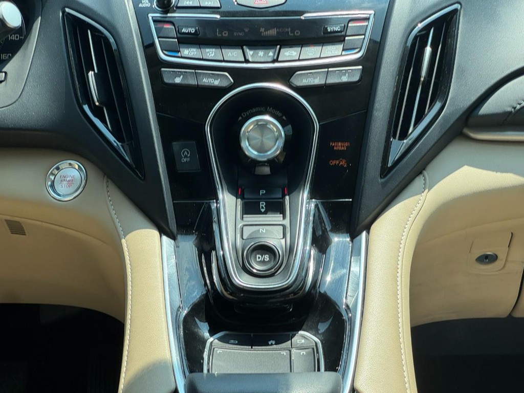 Acura RDX Vehicle Full-screen Gallery Image 14