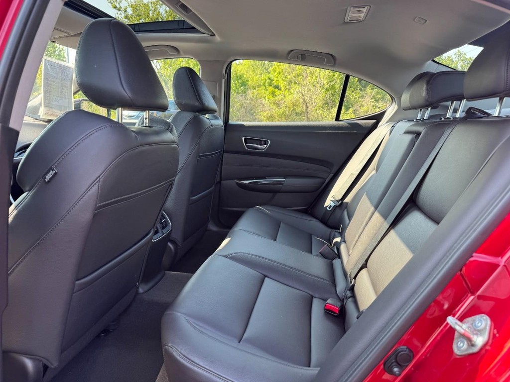 Acura TLX Vehicle Full-screen Gallery Image 10