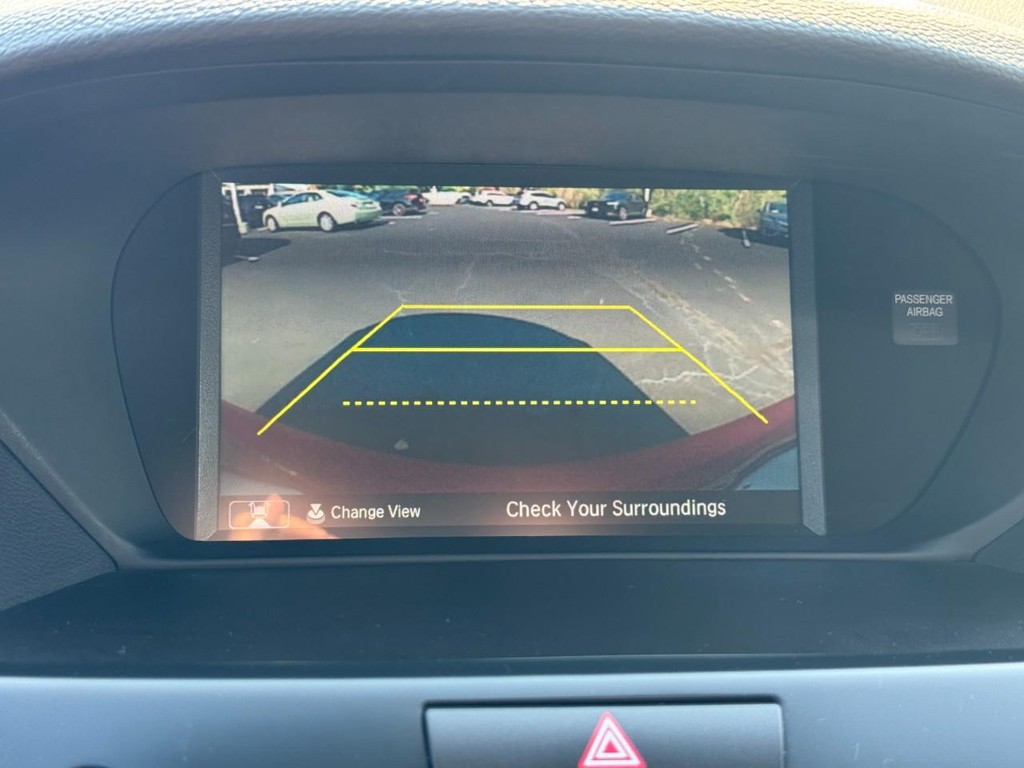 Acura TLX Vehicle Full-screen Gallery Image 23