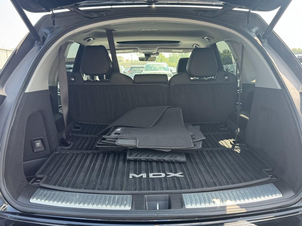 Acura MDX Vehicle Full-screen Gallery Image 05