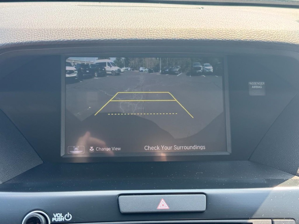 Acura MDX Vehicle Full-screen Gallery Image 26