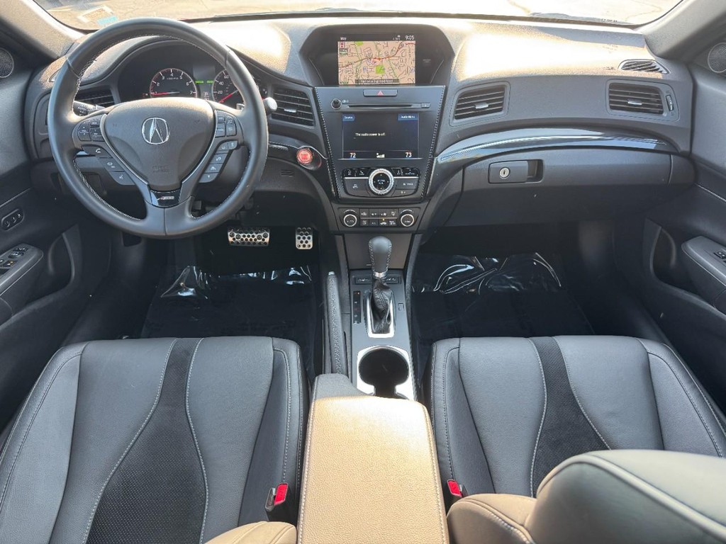 Acura ILX Vehicle Full-screen Gallery Image 12