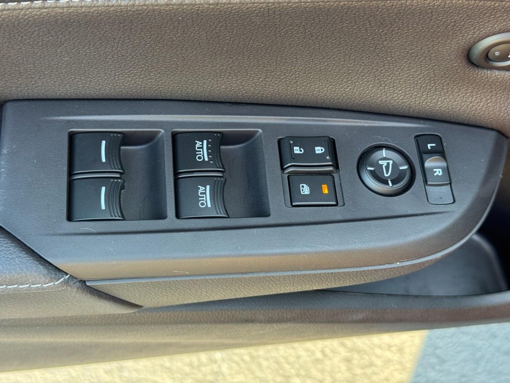 Acura ILX Vehicle Full-screen Gallery Image 16