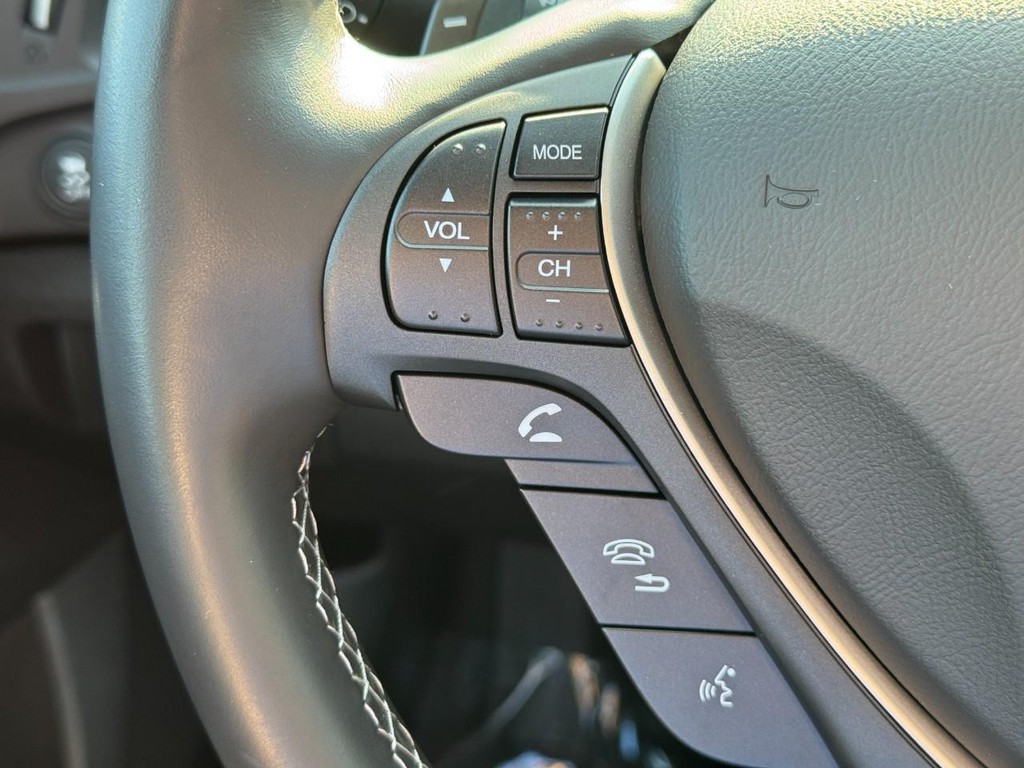 Acura ILX Vehicle Full-screen Gallery Image 20