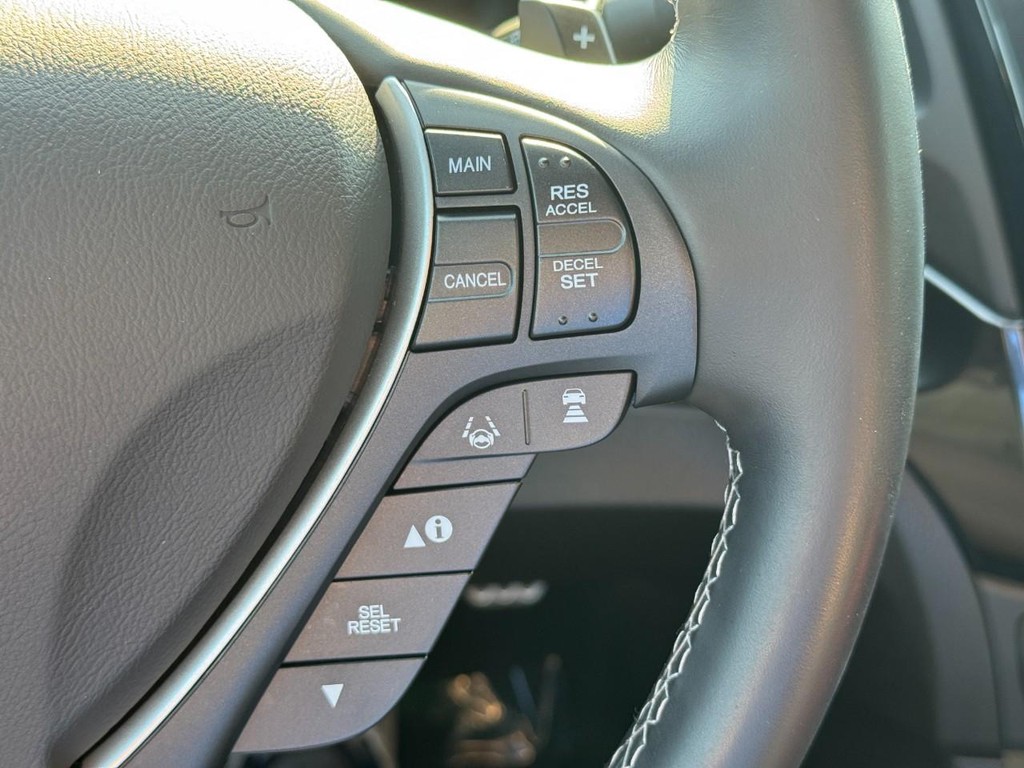 Acura ILX Vehicle Full-screen Gallery Image 21