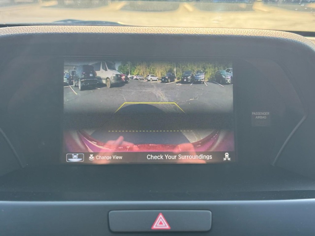 Acura ILX Vehicle Full-screen Gallery Image 24