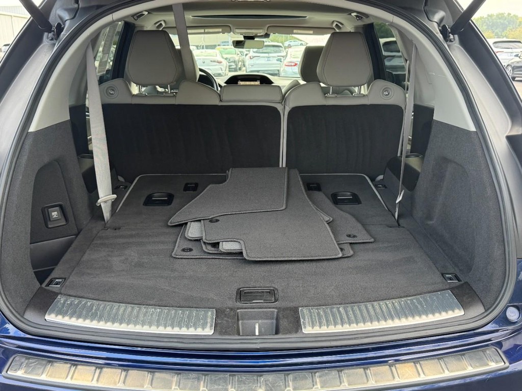 Acura MDX Vehicle Full-screen Gallery Image 05