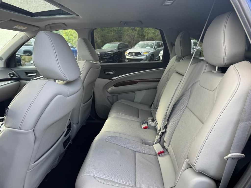 Acura MDX Vehicle Full-screen Gallery Image 11