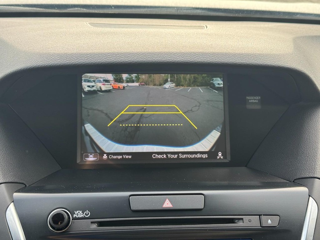 Acura MDX Vehicle Full-screen Gallery Image 25