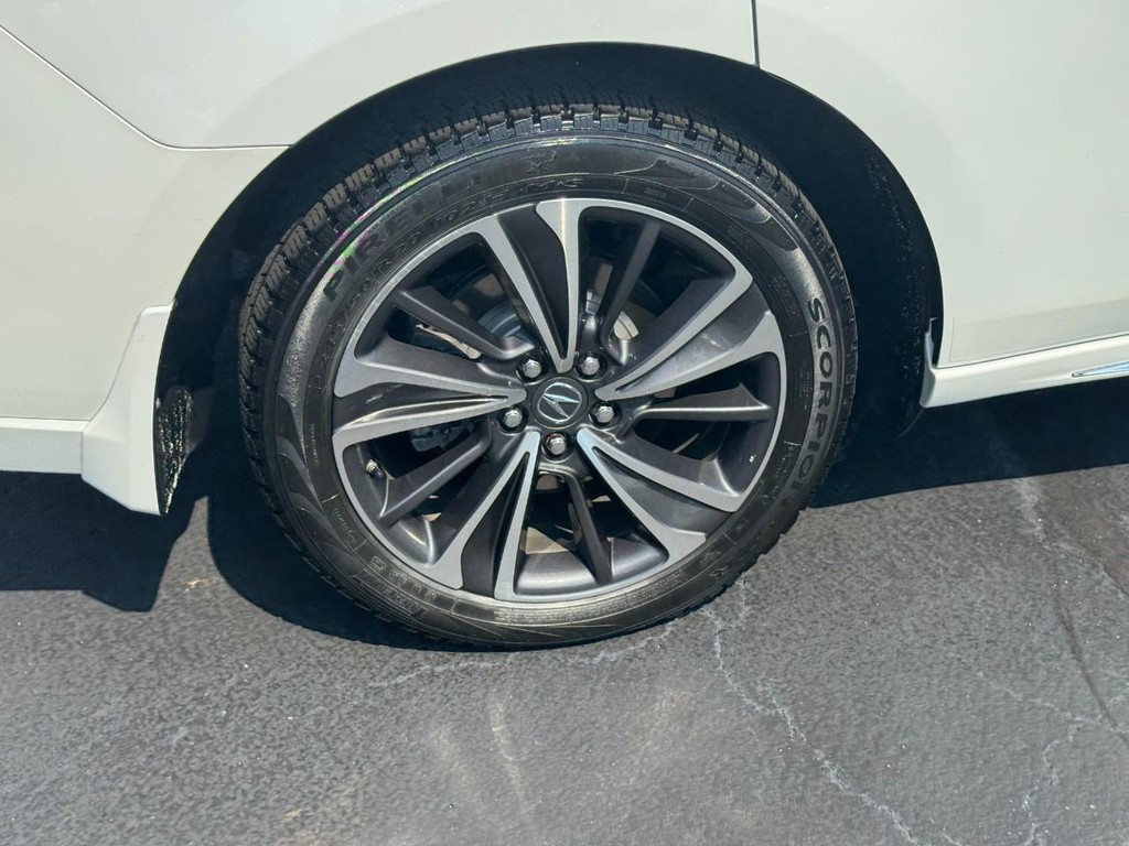 Acura MDX Vehicle Full-screen Gallery Image 07