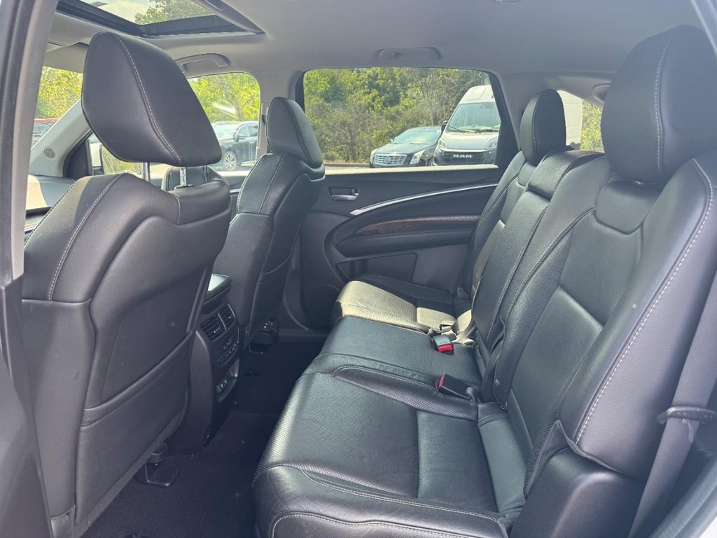 Acura MDX Vehicle Full-screen Gallery Image 11
