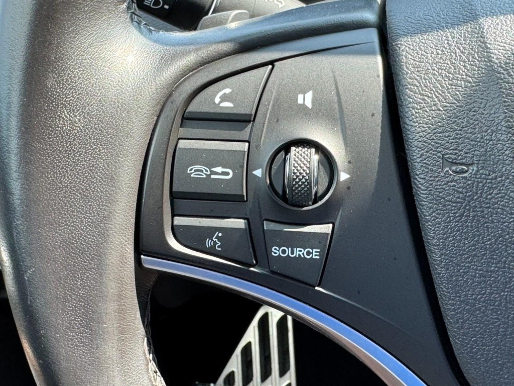 Acura MDX Vehicle Full-screen Gallery Image 21