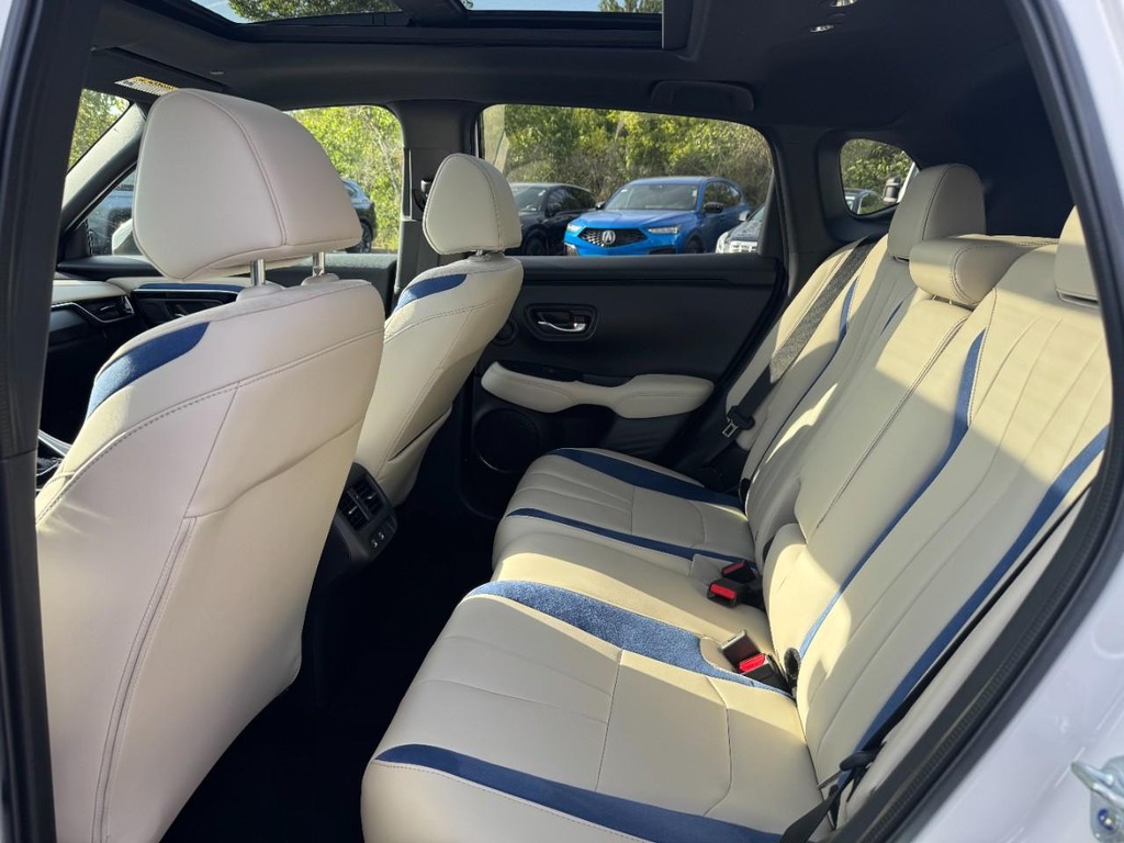 Acura ADX Vehicle Full-screen Gallery Image 11