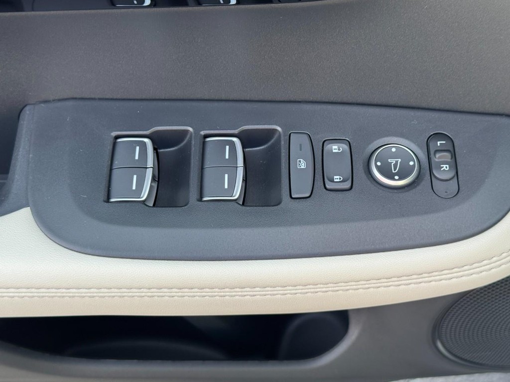 Acura ADX Vehicle Full-screen Gallery Image 17