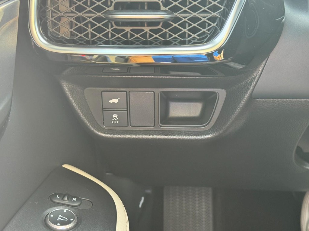 Acura ADX Vehicle Full-screen Gallery Image 19