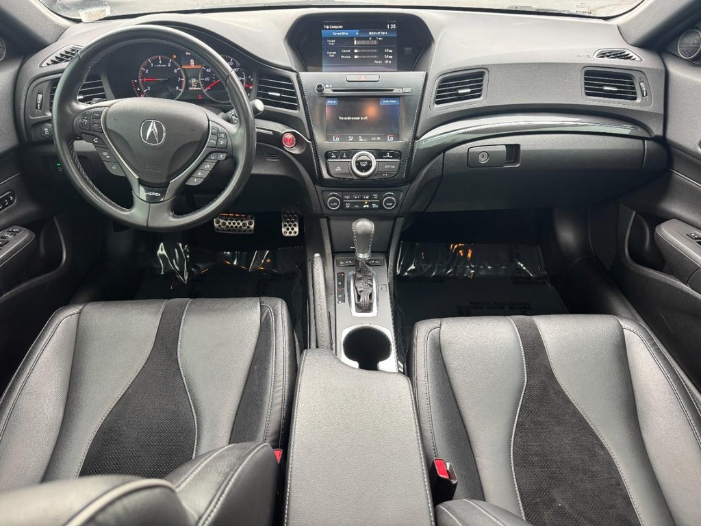 Acura ILX Vehicle Full-screen Gallery Image 12