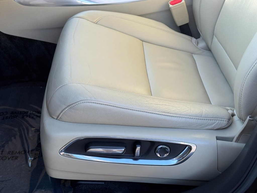 Acura MDX Vehicle Full-screen Gallery Image 19