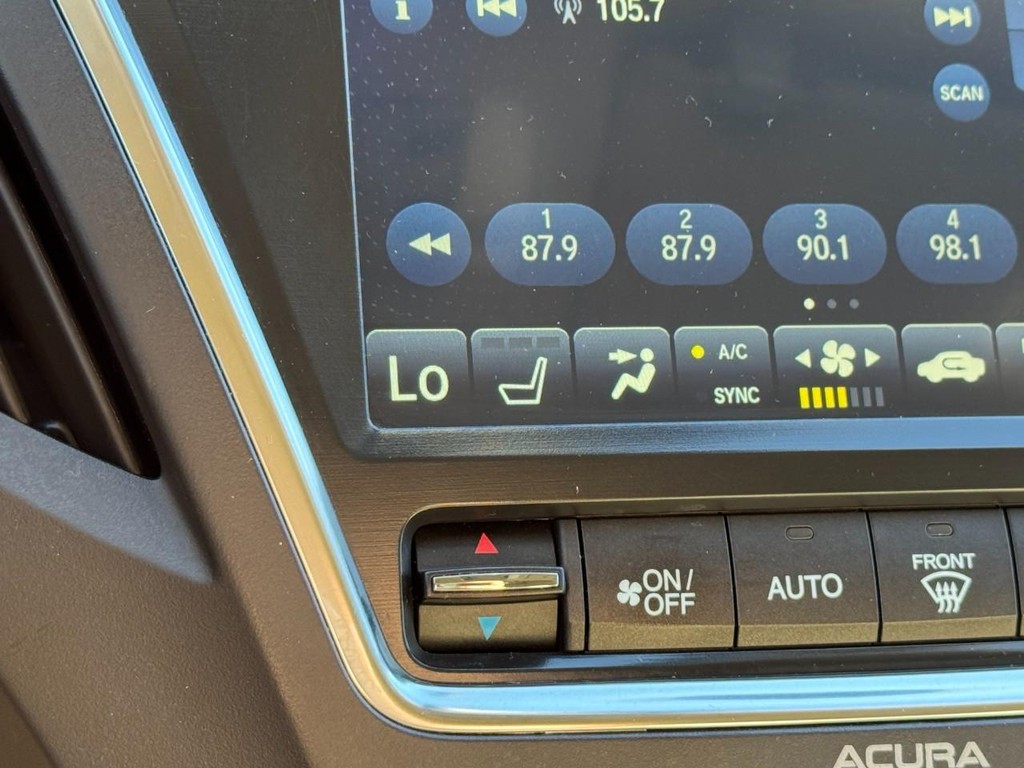 Acura MDX Vehicle Full-screen Gallery Image 26