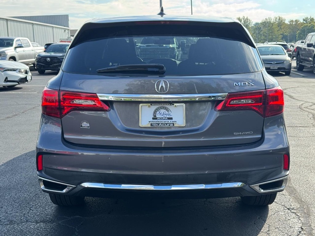 Acura MDX Vehicle Full-screen Gallery Image 04
