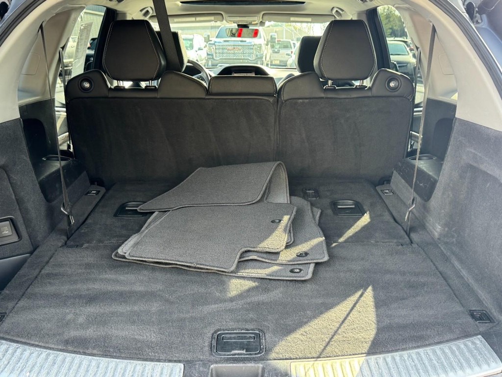 Acura MDX Vehicle Full-screen Gallery Image 05