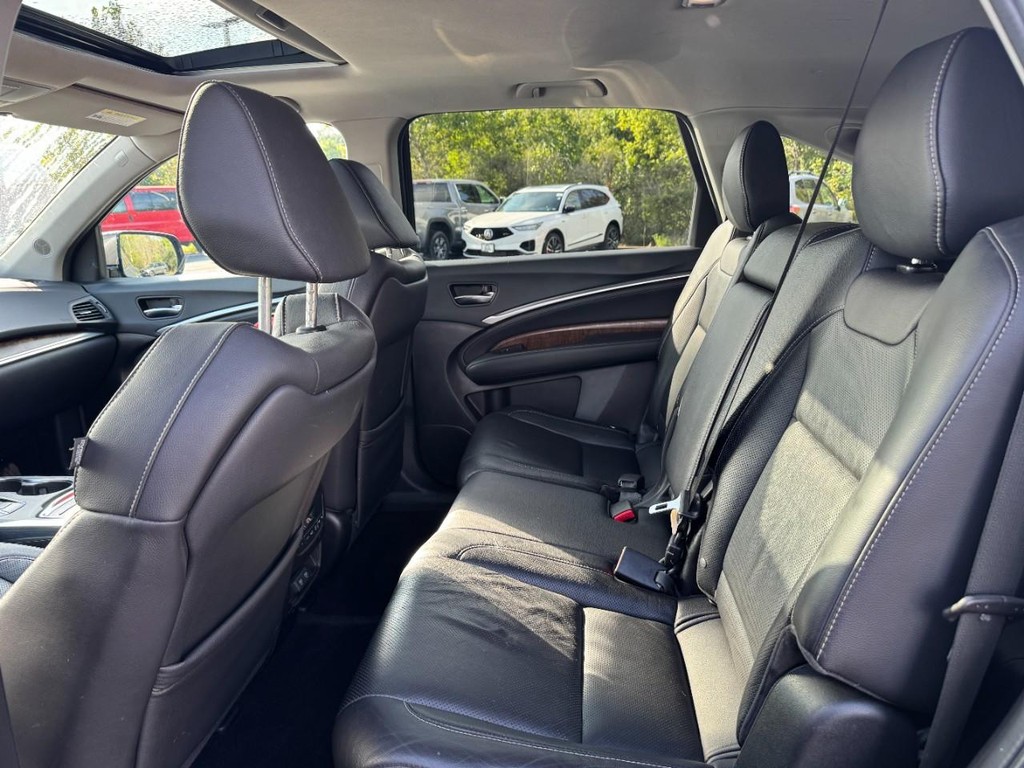 Acura MDX Vehicle Full-screen Gallery Image 11