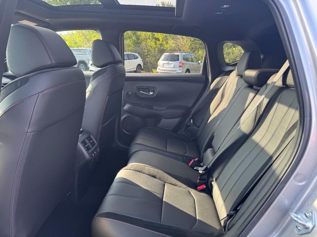 Acura ADX Vehicle Full-screen Gallery Image 11