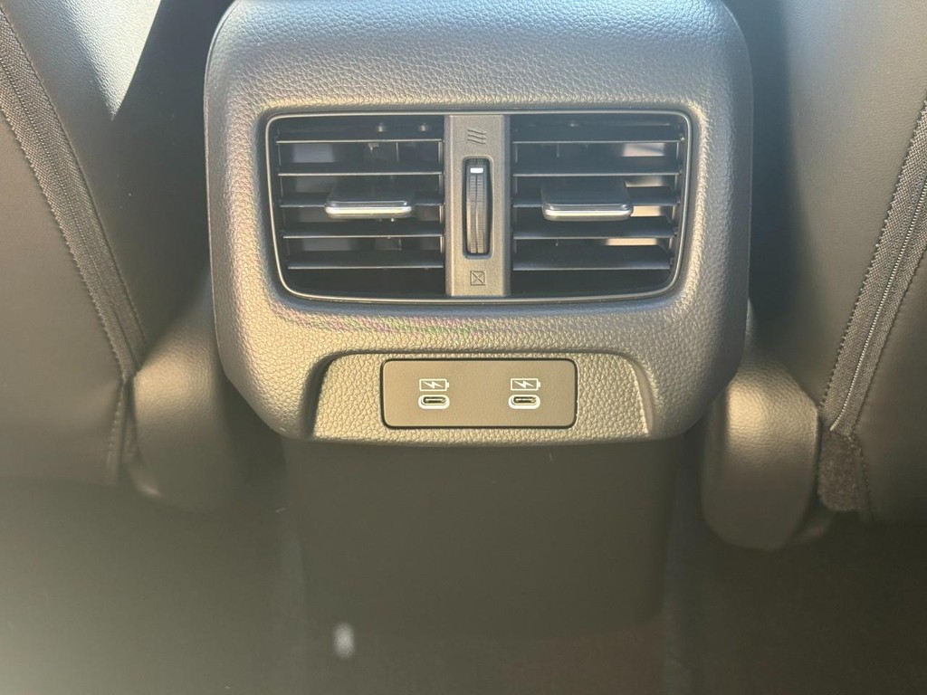 Acura ADX Vehicle Full-screen Gallery Image 12