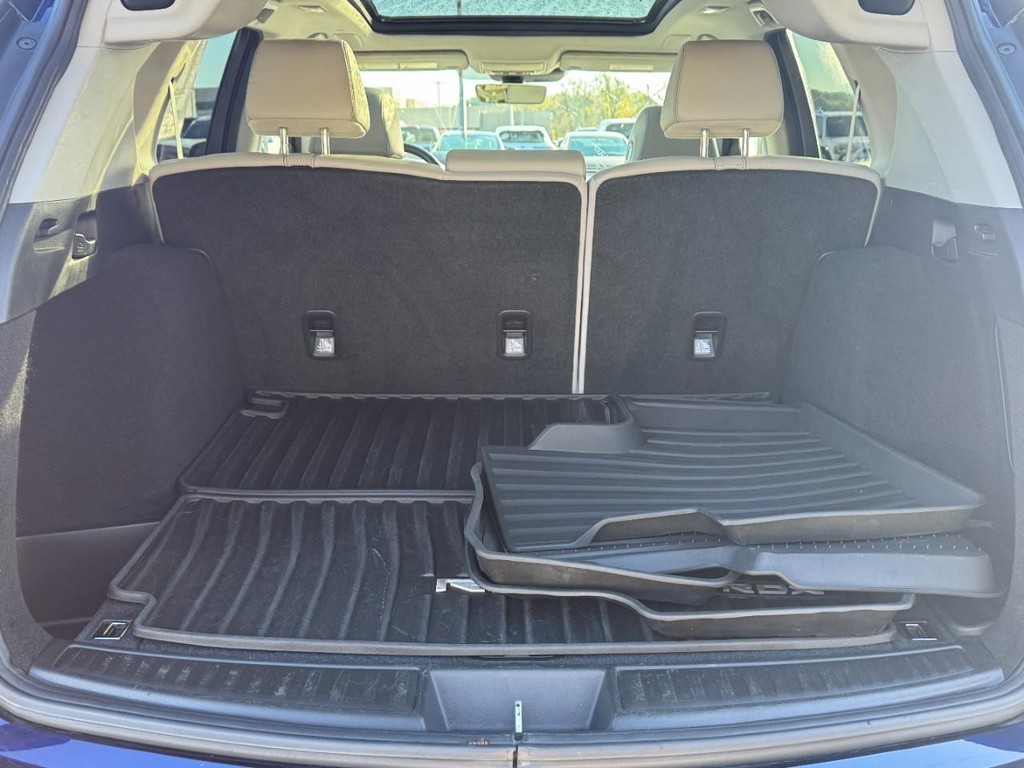 Acura RDX Vehicle Full-screen Gallery Image 04