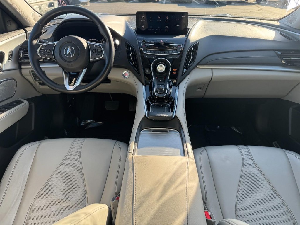 Acura RDX Vehicle Full-screen Gallery Image 12