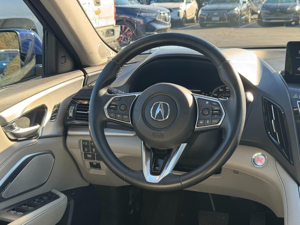 Acura RDX Vehicle Full-screen Gallery Image 13