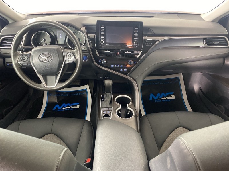 2021 Toyota Camry Hybrid LE photo