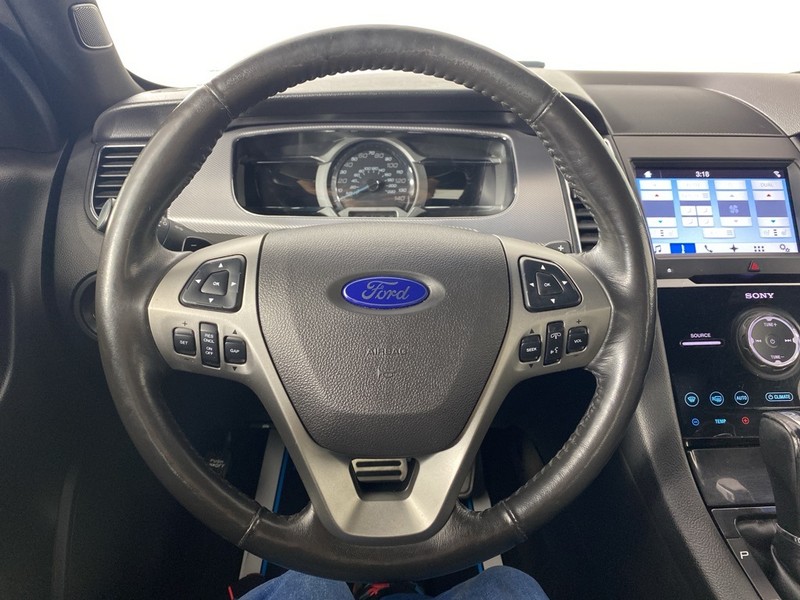 2016 Ford Taurus SHO photo