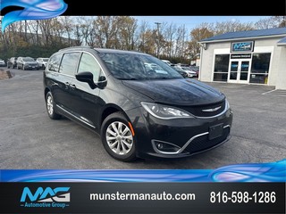 Chrysler Pacifica Touring L - Blue Springs MO