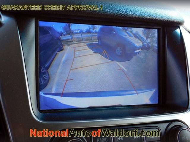 Chevrolet Suburban Vehicle Image 21