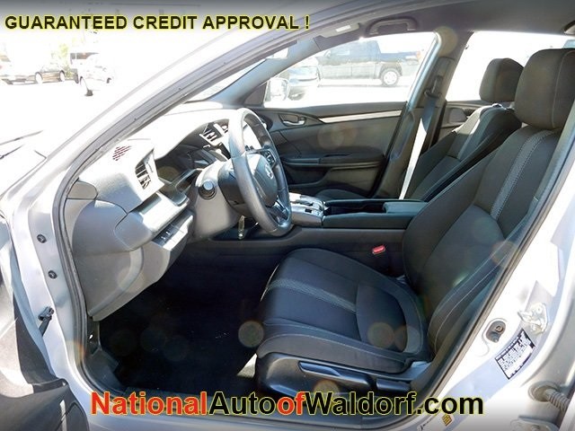 Honda Civic Hatchback Vehicle Image 11