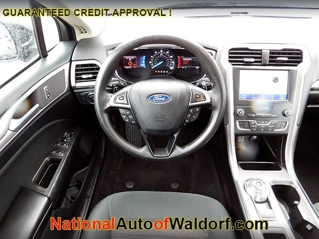 Ford Fusion Vehicle Image 13