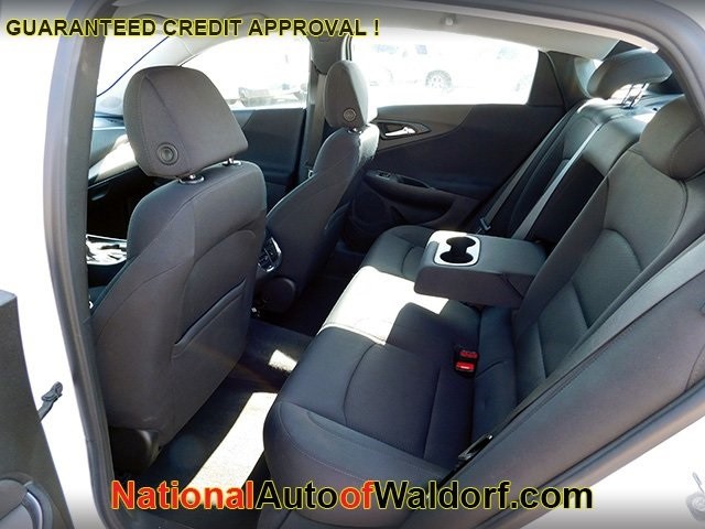 Chevrolet Malibu Vehicle Image 08