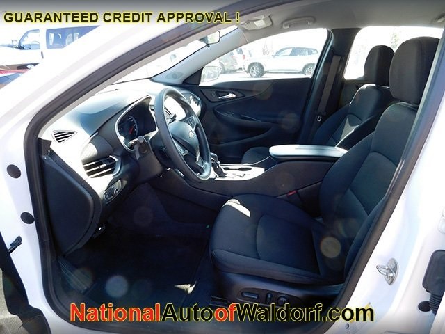 Chevrolet Malibu Vehicle Image 12