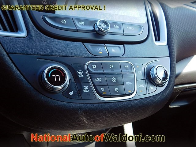Chevrolet Malibu Vehicle Image 16