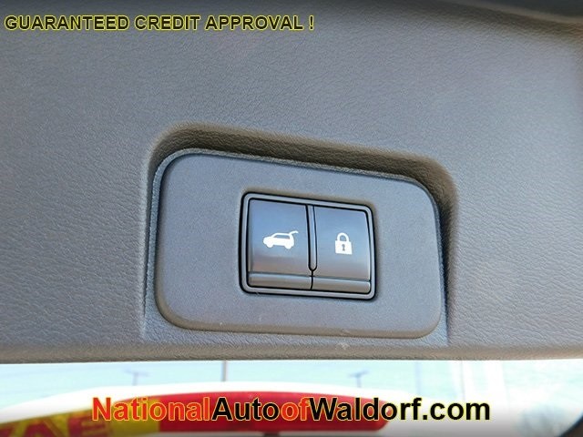 Nissan Rogue Vehicle Image 09