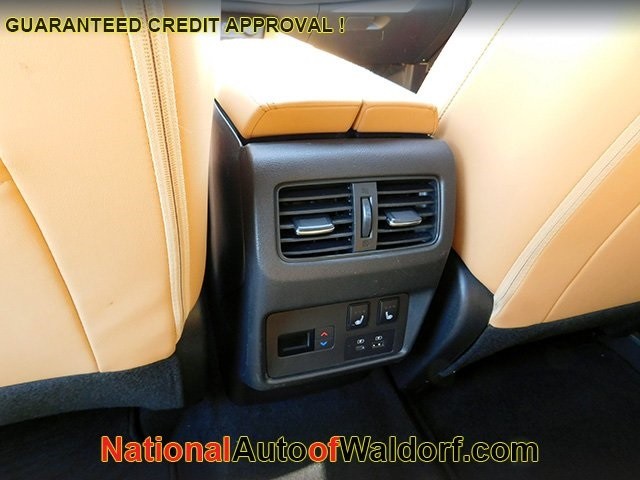 Nissan Rogue Vehicle Image 14
