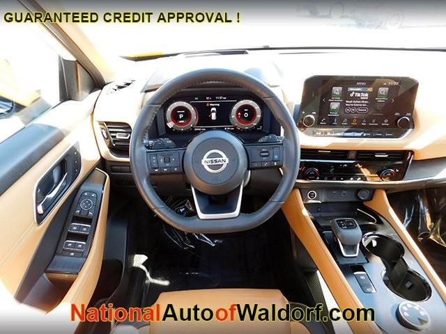 Nissan Rogue Vehicle Image 15