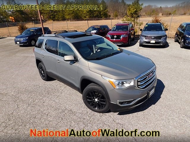 GMC Acadia Vehicle Image 02