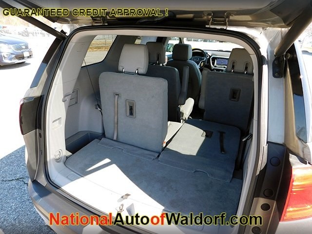 GMC Acadia Vehicle Image 11