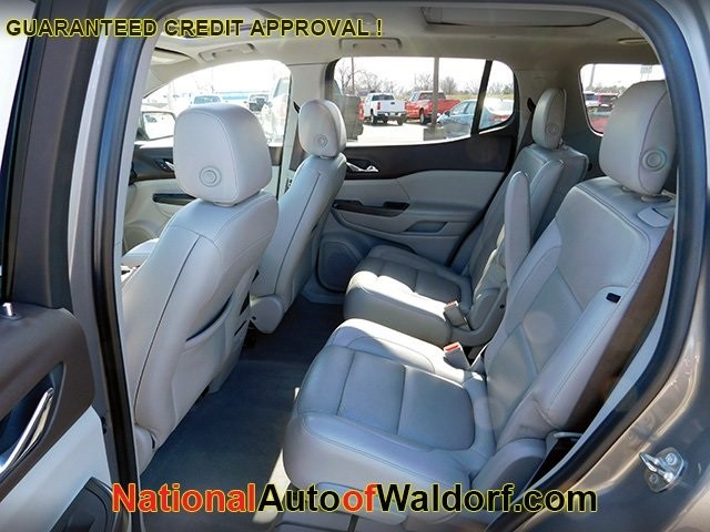 GMC Acadia Vehicle Image 14